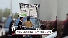 知名演员在高铁站遭围堵拍摄、恶意挡路，现场极度混乱，工作室回应