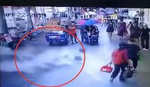 惊险瞬间！大楼外墙突然大面积脱落 路人吓坏四处躲避