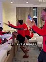 世界杯美国队看尼克斯逆转绝杀 队内马刺球迷被贴脸庆祝