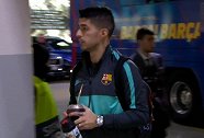 巴萨群星抵达梅阿查：苏神捧马黛茶现身 众小将随队远征