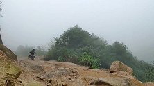 贺州未开发的狗耳山景区，因山顶一巨石像狗耳朵而出名，太美了