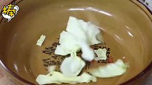 甘蓝别再炒着吃了，教你个新做法，比大鱼大肉还受欢迎