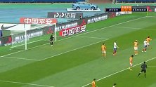 邹正左路传中被董春雨击出 米纳拉禁区外兜射被没收