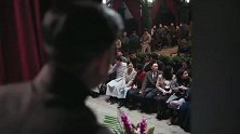霞光：话剧主演失踪，众人急坏了，大霞时刻怀疑方若愚并找到喜儿