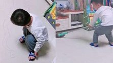 广东珠海：3岁男孩满地画“蛇” 妈妈根本无处下“脚”