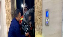 30层电梯门开男子踩空坠落 瞬间抓住钢索从30楼滑至8楼