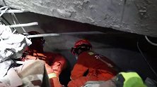 突发！贵州六盘水一在建厂房垮塌5人被困 已致1人死亡
