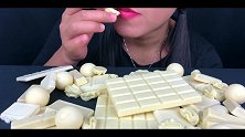 小姐姐一个人吃一桌子的白巧克力，不怕会长胖吗