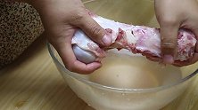 难怪炖出来的大骨汤不好喝，掌握这个步骤，这样炖出来才好喝