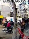 辽宁沈阳：行车记录仪下的一幕，男子骑自行车与小车相撞