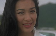 明明很老还要装嫩，49岁钟丽缇穿小尺码长裙，挤出副乳太真实