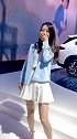 女神笑得眼睛都看不见了