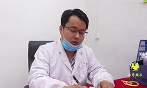 女神经病人找男医生看病,没想男医生也是个神经病,太搞笑了