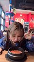 遇到这样的重庆美女服务员，顾客真要崩溃了