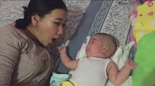 妈妈用“婴语”和四个月大宝宝交流，宝宝奶声奶气地回应太萌了