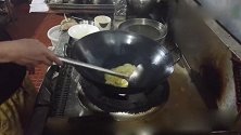 快餐店是这样做西红柿炒蛋的，大厨展示精湛厨艺，难怪比家里好吃
