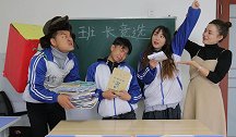 老师根据写作业多少选班长，阿宝写了100本却落选了，套路太深