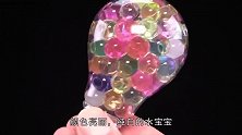 水宝宝遇到通电铁丝会怎样按下开关的瞬间，网友真惨