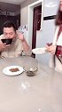 藏私房钱还不承认，说好了自己吃自己的，我以为他知道错了，唉！