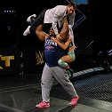 NXT第565期：一个人扛下了所有！基斯-里强行“打包”强尼夫妇
