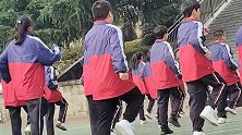 贵州毕节：另一道风景线！师生共跳兔子舞：让班级氛围更好