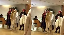 什么情况？妇产医院偶遇何雯娜，如今肚大如箩周围还有专人摄影