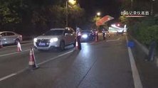 广东深圳：男子醉驾追尾冲卡逃逸，开房休息时交警上门了