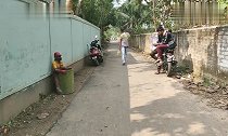 国外搞笑合集,走在路上都被整,太气人了