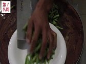 饭店的小炒龙豆为啥好吃？原来要多做这一道程序，口感脆嫩特入味