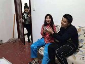 哥藏私房钱被发现，傻妹妹出歪招配合，没想给哥挖个坑