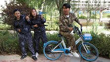 绝地求生真人版，小伙用炸弹套路敌人，不想被敌人反套路，真逗！