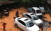 福建浦城持续暴雨引滑坡 车主弃车躲灾  目击者大喊：快跑……