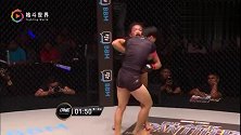格斗世界-20190320-山东熊竞楠铁拳硬怼步步紧逼，打急眼三拳击倒女拳王勇夺金腰带