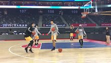 CBA赵库里“偷师”哈登双后撤步！这波模仿给几分？