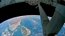 国际空间站拍摄到的不明飞行物ufo，速度极快！