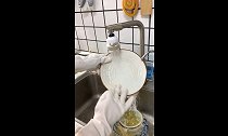 洗碗太冷了，手部皮肤也越来越粗糙了，好在遇见了这个洗碗手套