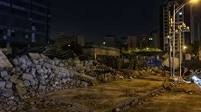 65岁泥瓦工被东直门倒墙砸中去世 生前准备去前门看看