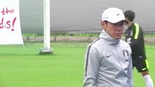 输球阴云笼罩！韩国恢复训练 申台龙满脸凝重