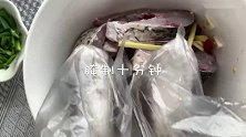 【料理猫王】猫咪给主人做了道豆腐焖鱼，居然没偷吃！
