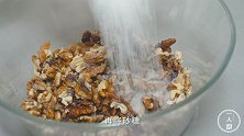 这才是核桃仁最好吃的做法，酥脆香甜，越嚼越香，简单易做