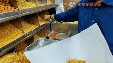 印度小吃店，油炸零嘴，再加上五彩斑斓的调料