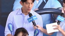 梧桐妹要去美国了，抱着妹妹合影，舍不得姐姐离开