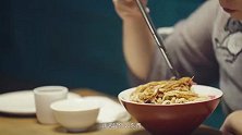 北京这家店的炸酱面，其味道极其正宗，本地人都来这吃