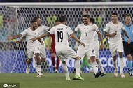 德米拉尔乌龙因莫比莱传射 意大利3-0土耳其取开门红