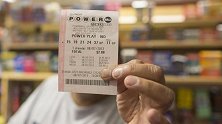 男子上班路上中奖710万，领奖时竟当场放弃280万
