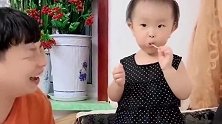 萌娃正确吃跳跳糖步骤，长这么大还是第一次见，原来之前都吃错了