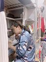 金钱使我们面目全非 完全不顾昔日姐妹情深