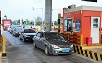 中国高速公路的“特产”，外国人看完一头雾水，到底有什么用？