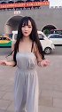 云南曲靖闺蜜团大街上尬舞，还是这里的菇凉颜值高啊