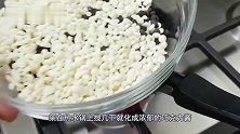 想吃巧克力甜品不用买！只用简单材料教你在家做，咬一口3种口味